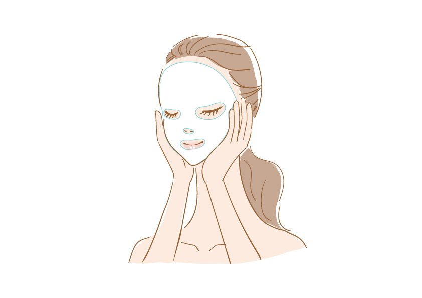自分に合ったフェイスマスクで高い保湿効果を実感する女性